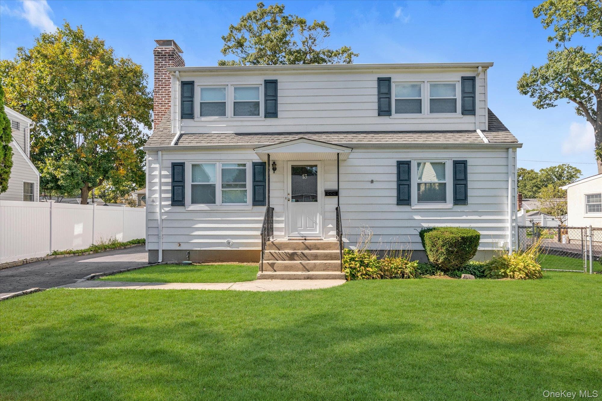 13 Inwood Road, Glen Cove