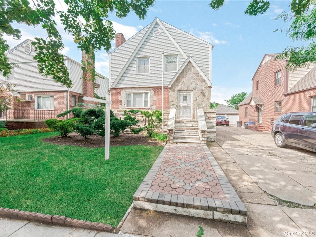 64-18 Fitchett Street, Rego Park