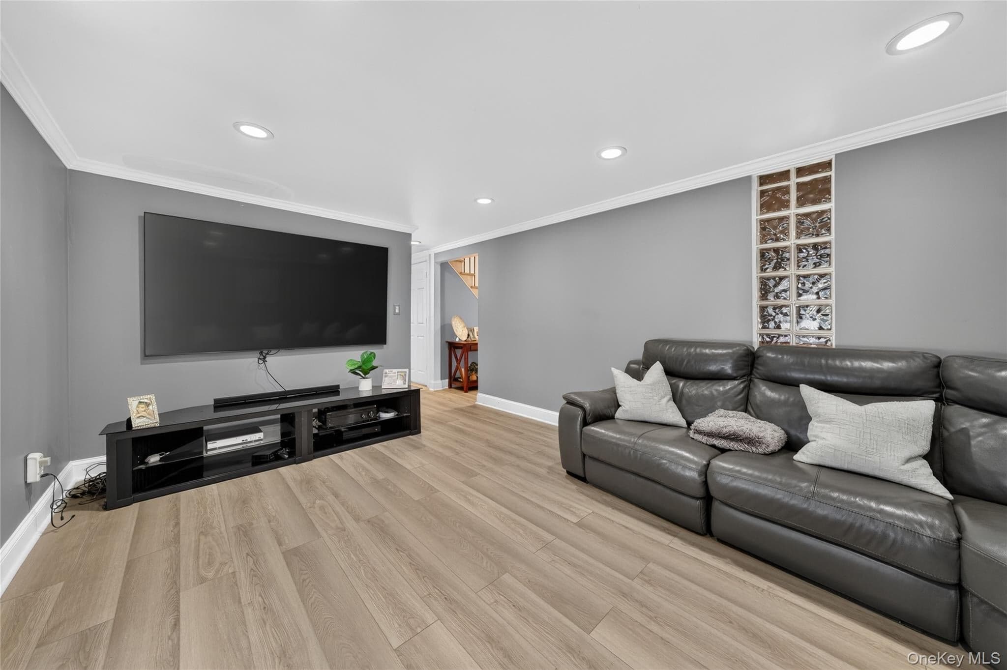 815 Expressway Drive thumbnail 22