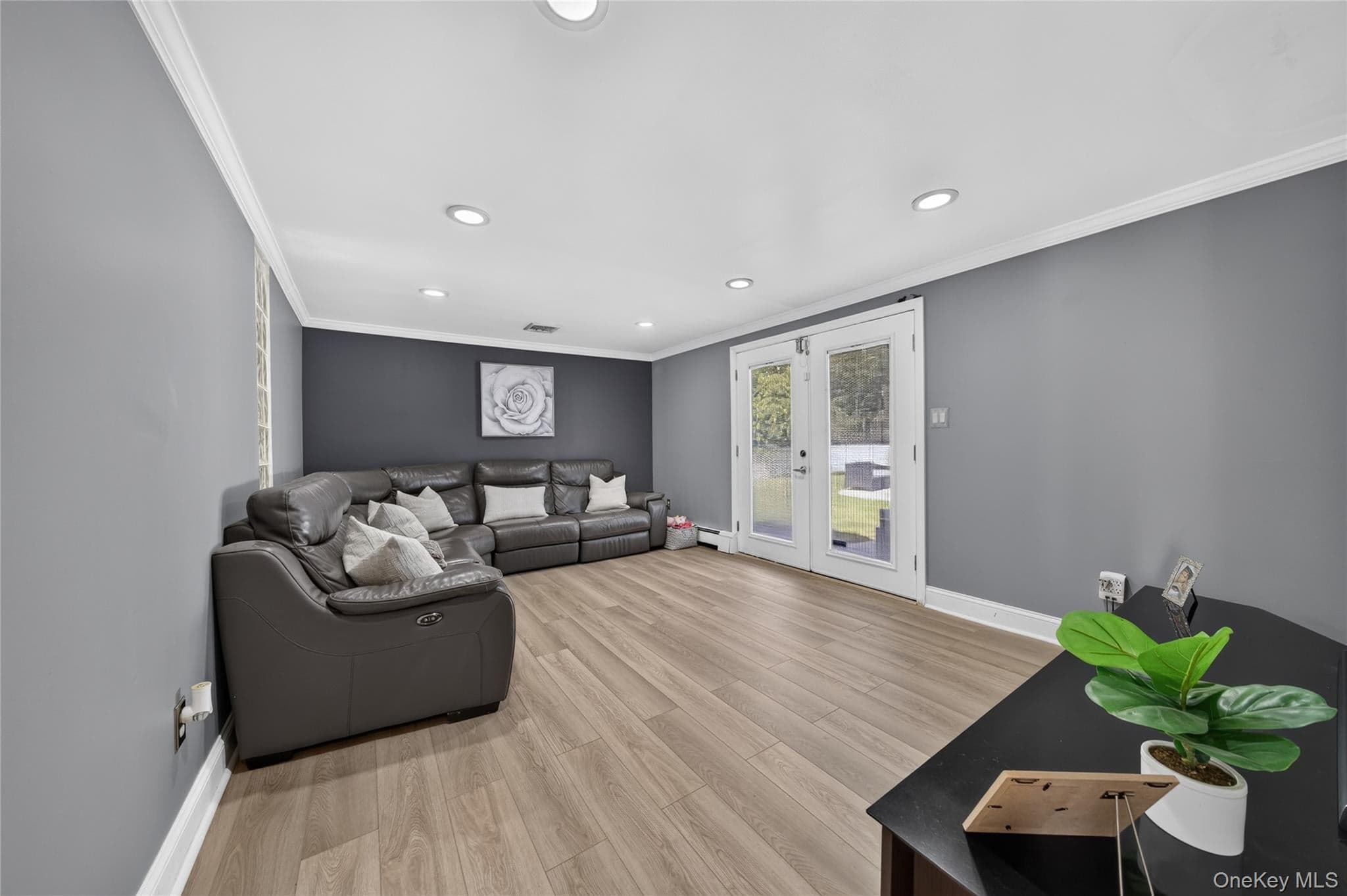 815 Expressway Drive thumbnail 21