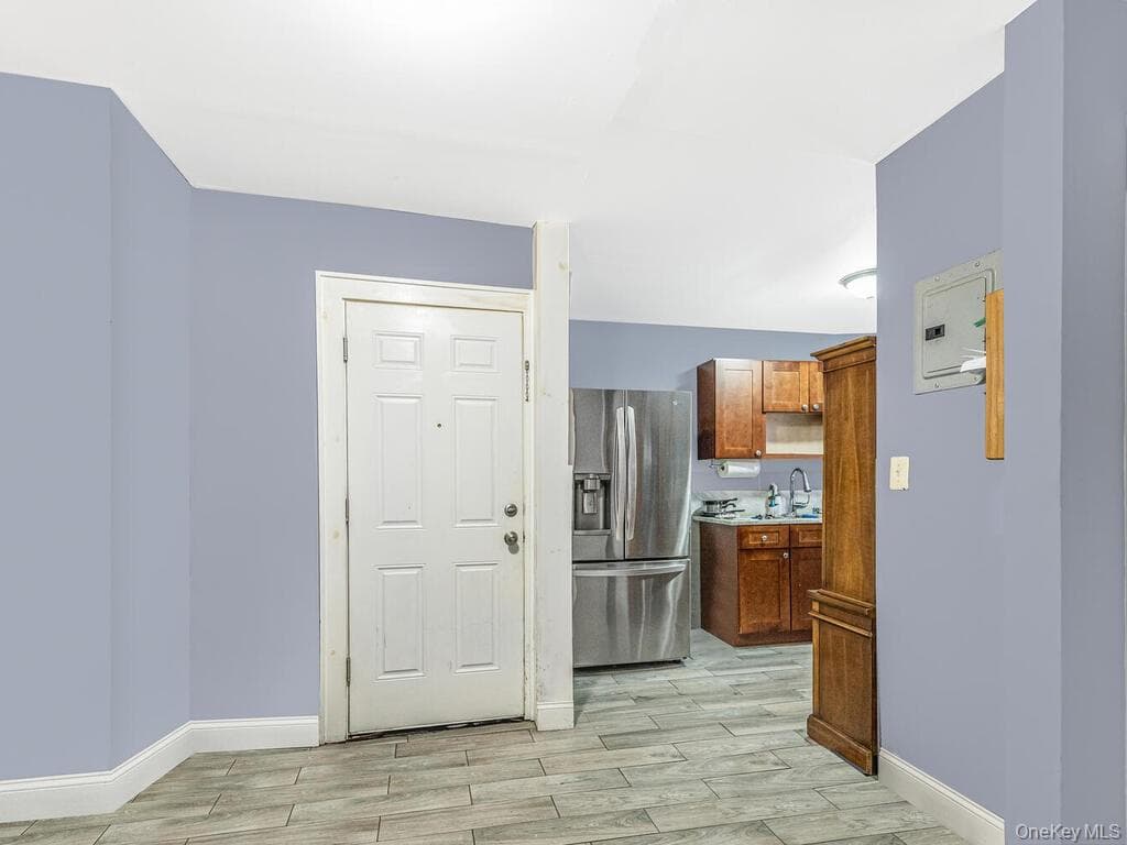 1035 Elder Avenue thumbnail 8