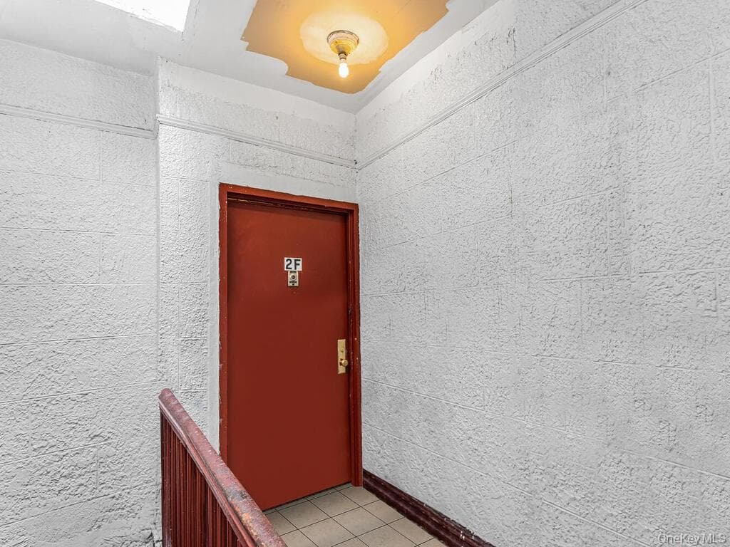 1035 Elder Avenue thumbnail 5