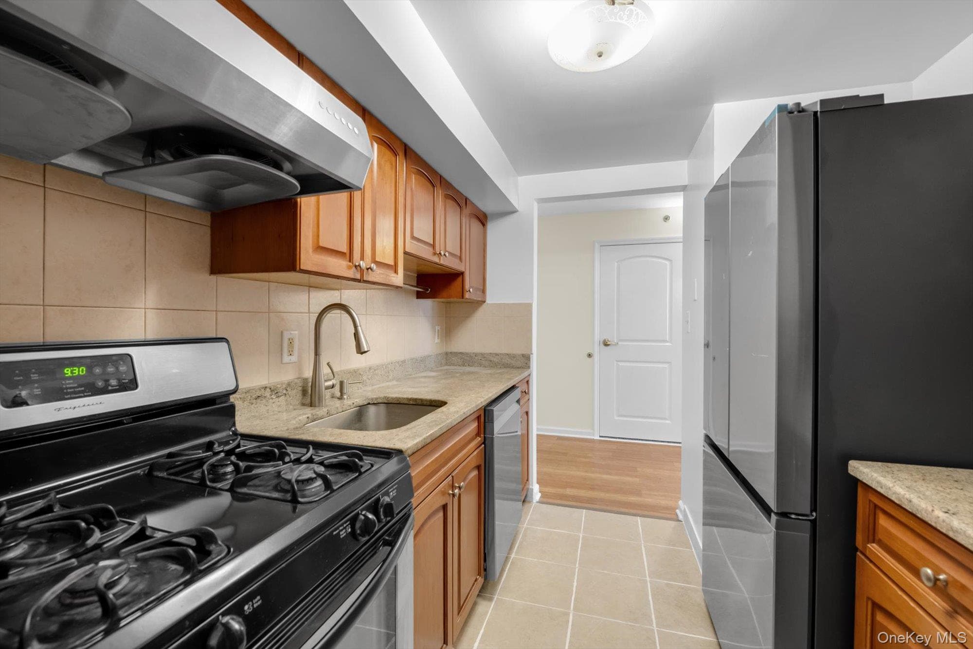 6434 Grand Central Parkway Unit: 3G thumbnail 9