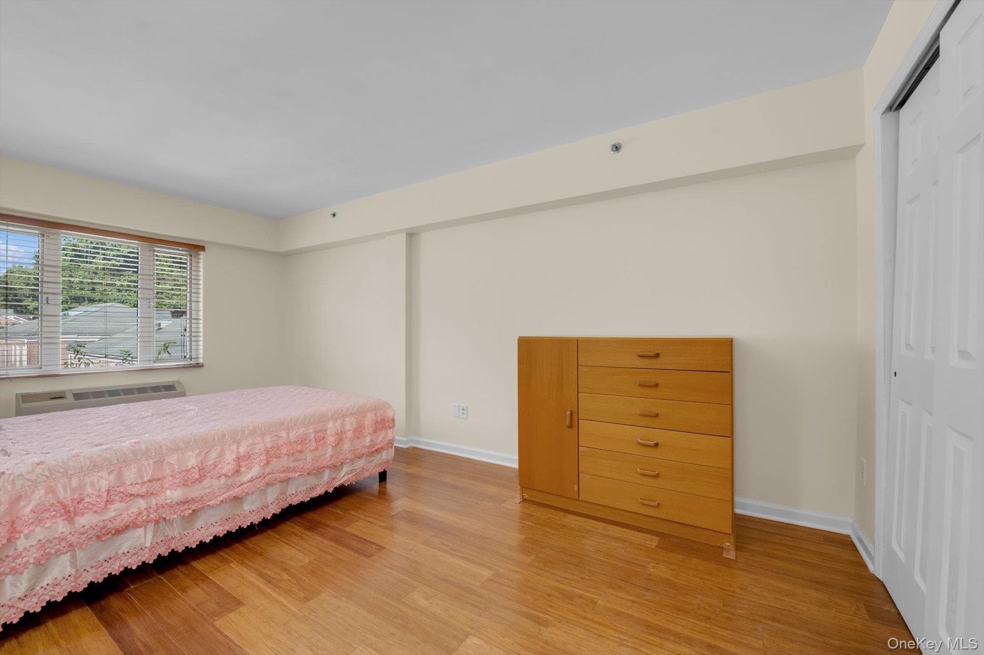 6434 Grand Central Parkway Unit: 3G thumbnail 16