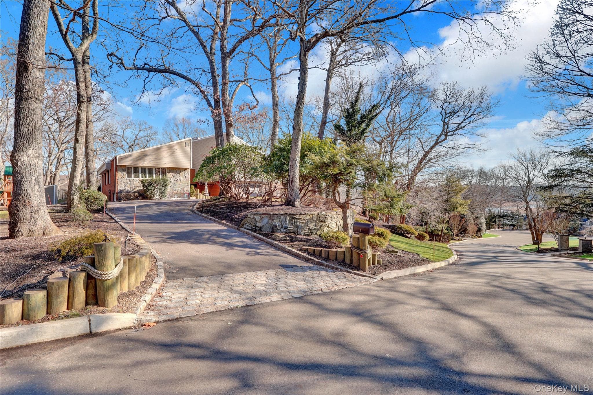 2 Riverview Terrace photo 1
