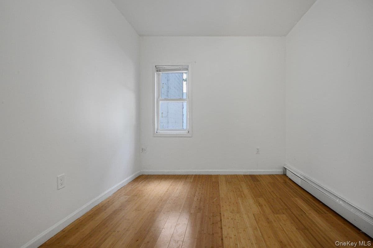 738 E 217th Street thumbnail 10
