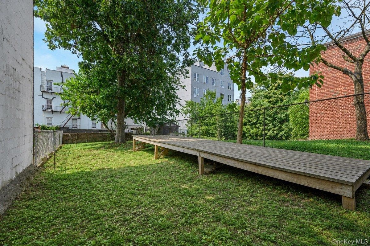 738 E 217th Street thumbnail 17