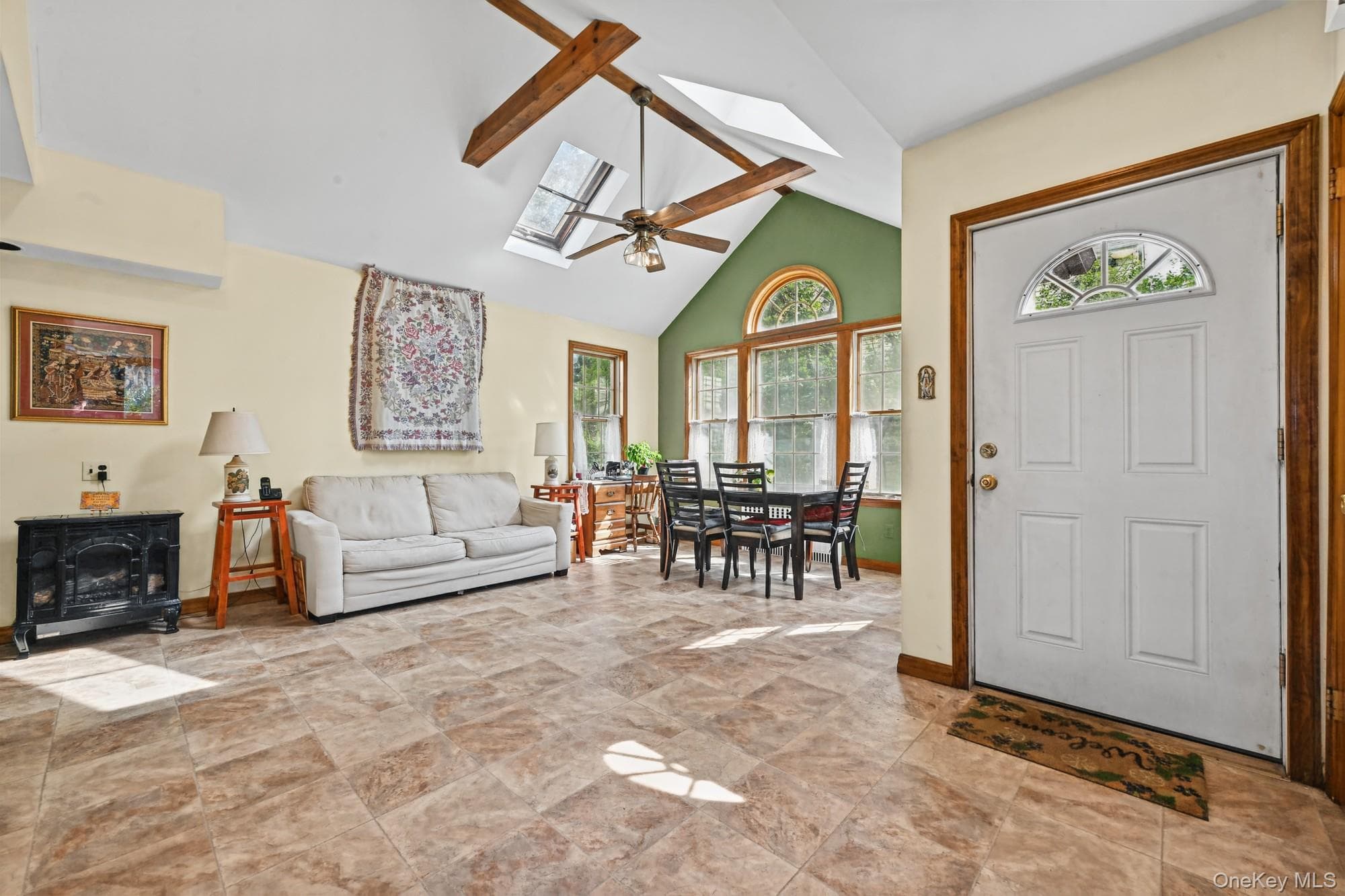 230 Crocus Avenue thumbnail 12