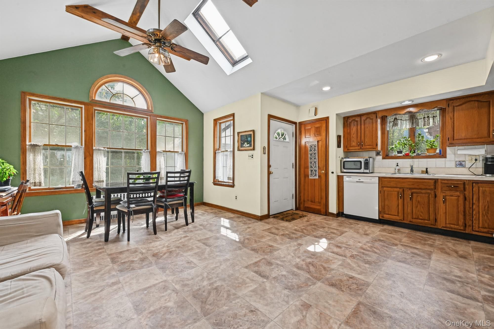 230 Crocus Avenue thumbnail 10