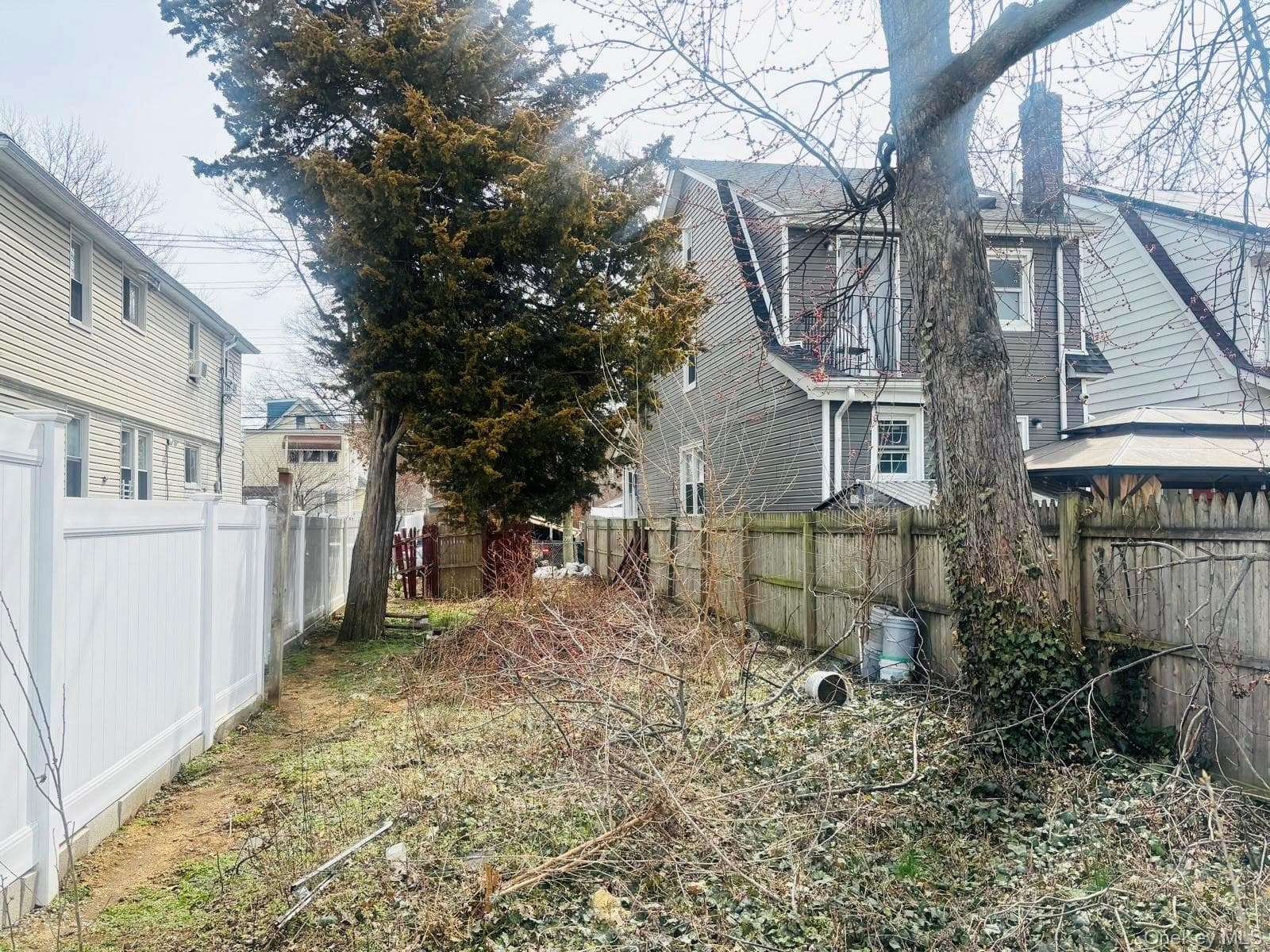 115 Avenue Avenue thumbnail 3