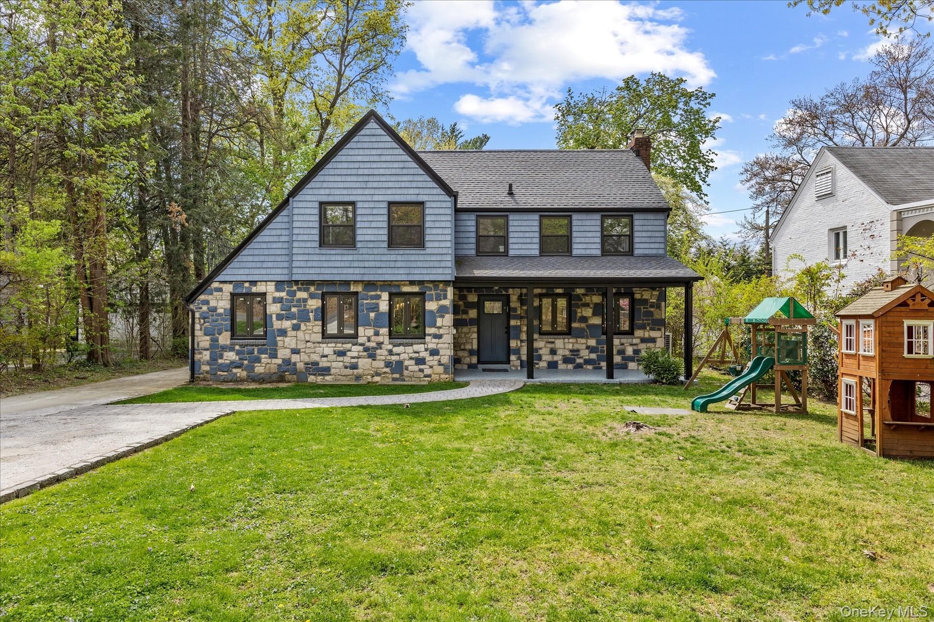 11 Brook Lane photo 1