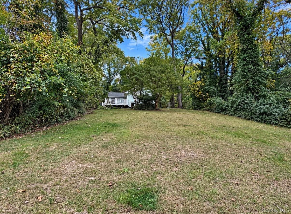 140 Hallock Landing Road thumbnail 3