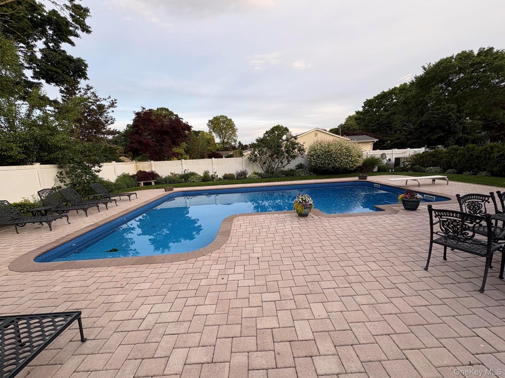 153 Montrose Drive thumbnail 30