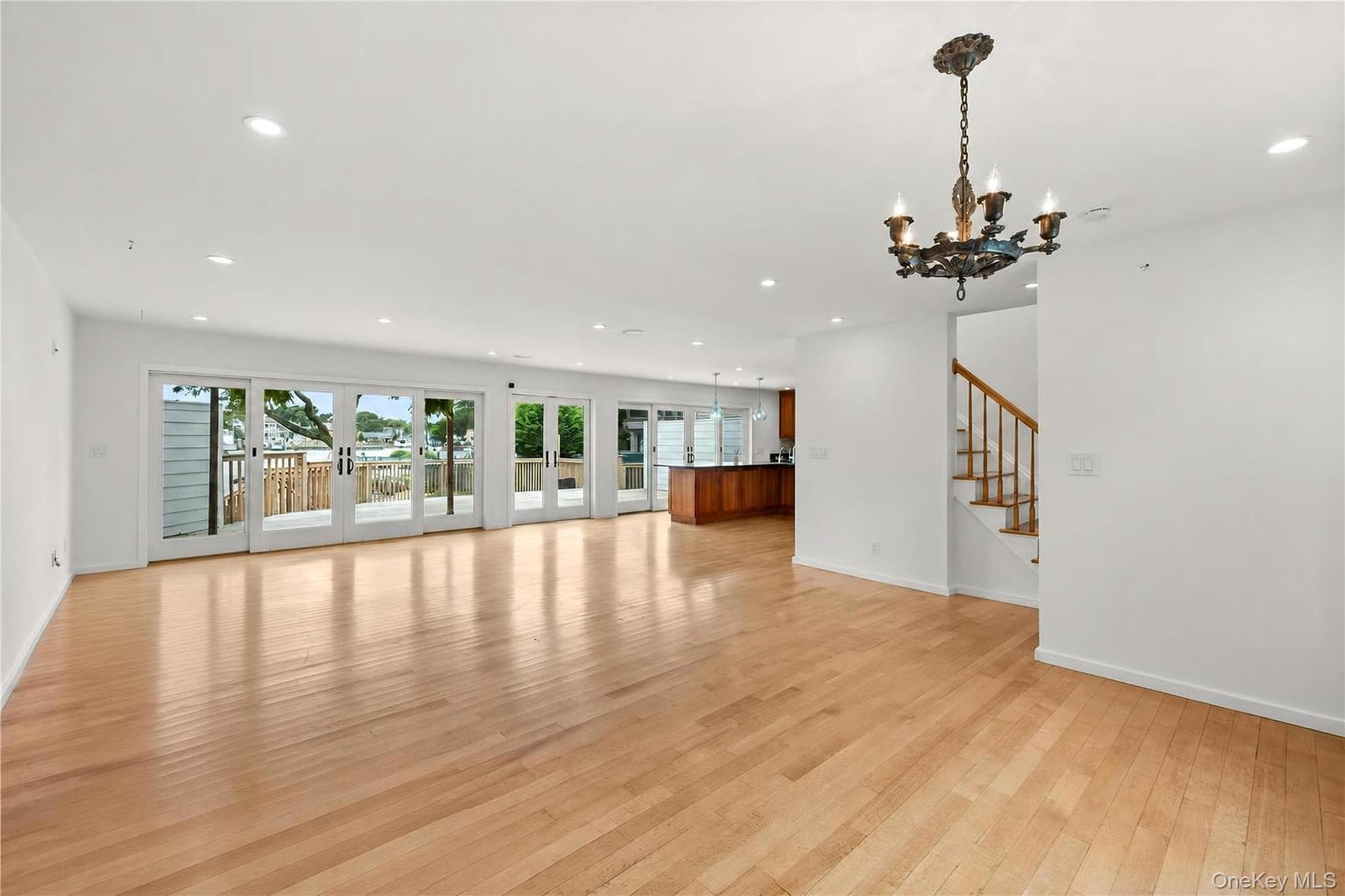 12 Bayview Avenue thumbnail 10