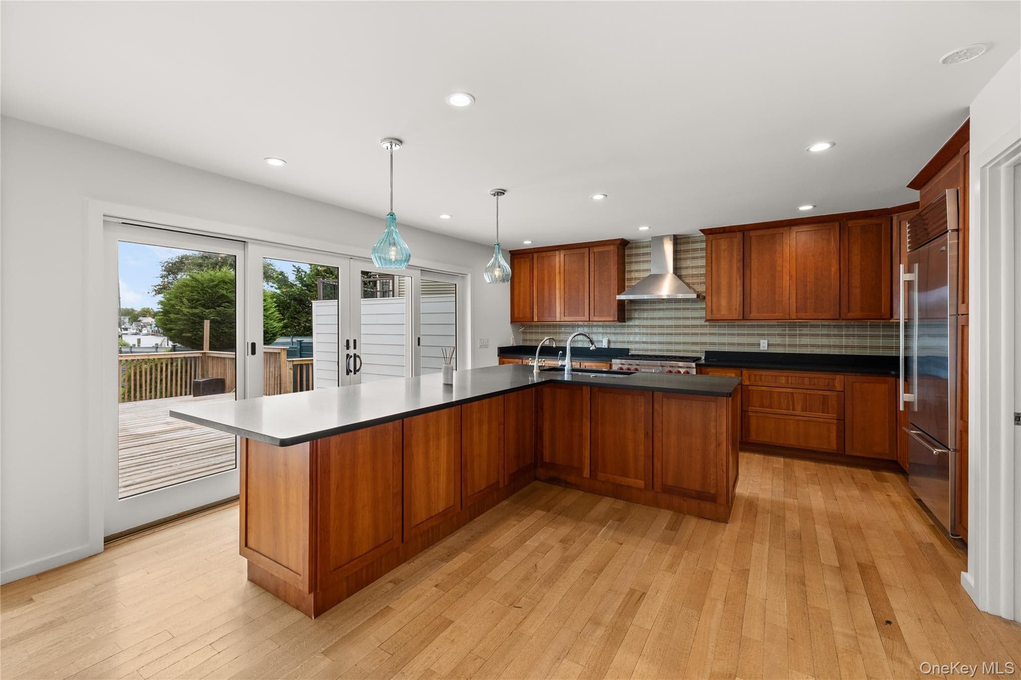 12 Bayview Avenue thumbnail 13