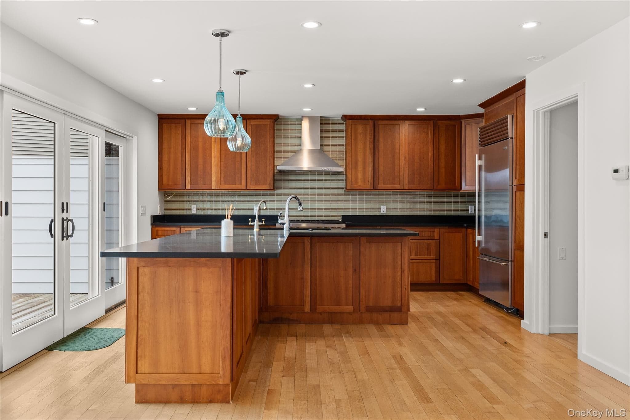 12 Bayview Avenue thumbnail 11
