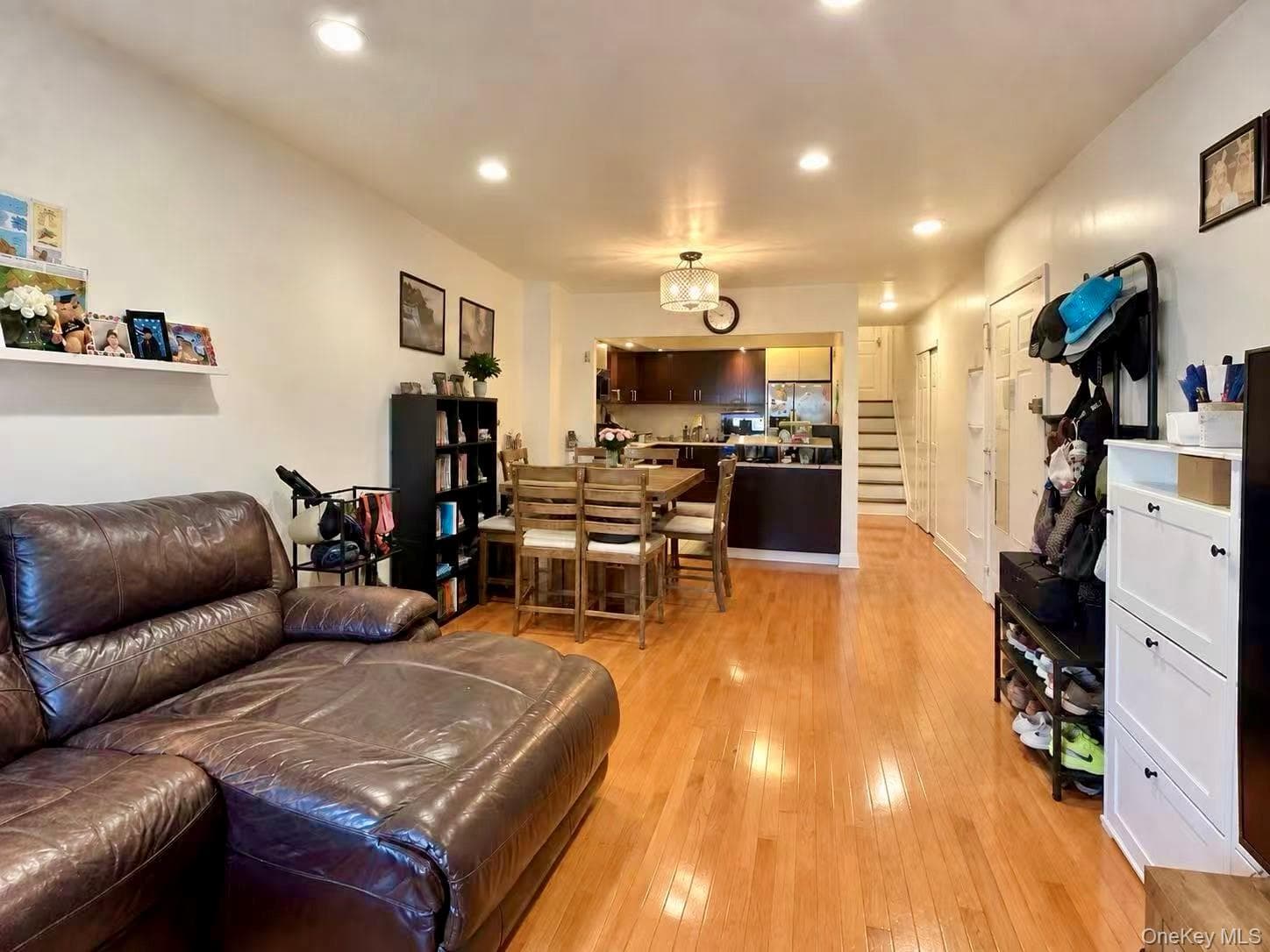 71-32 163rd Street Unit: 1 thumbnail 4