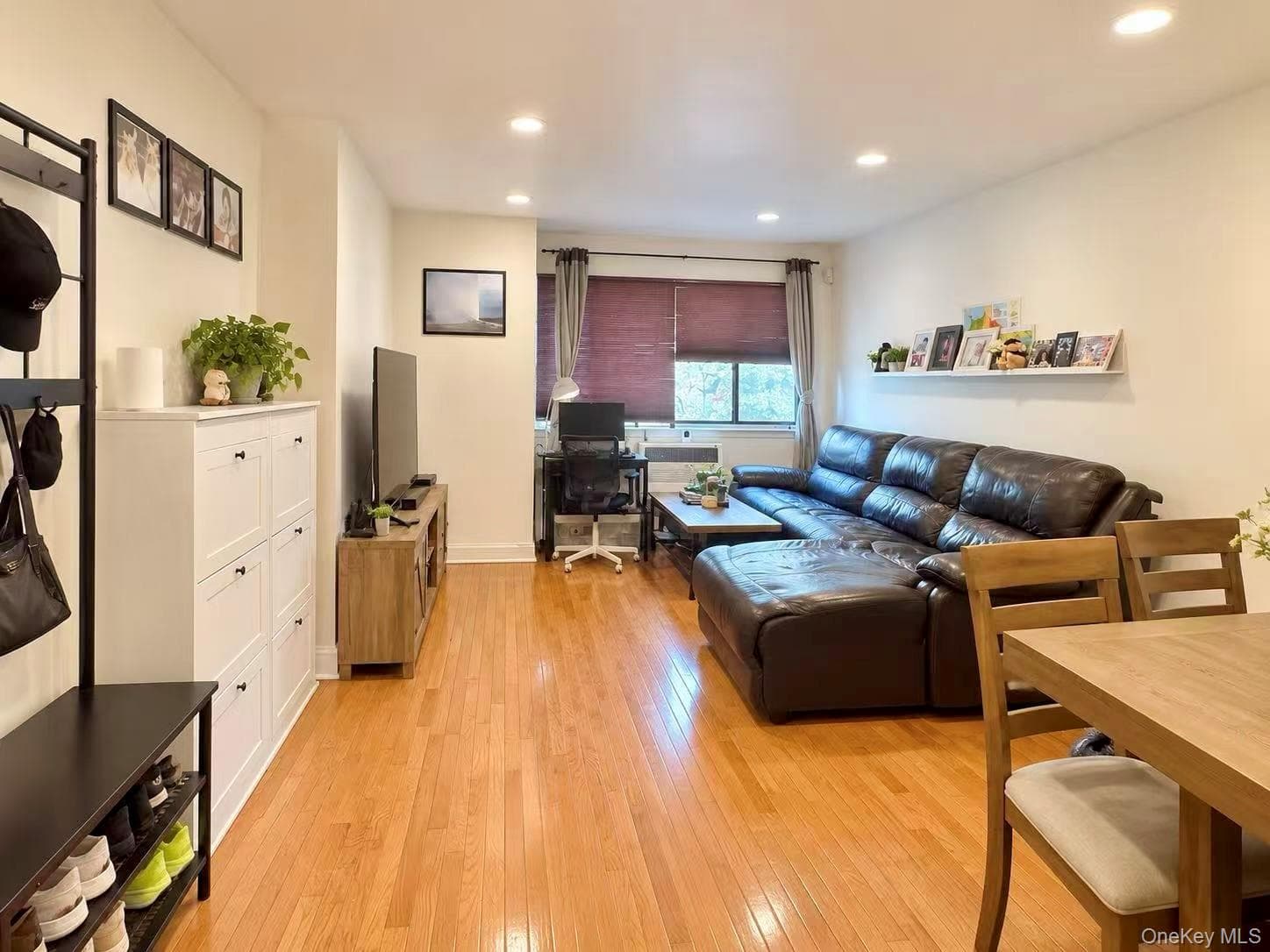 71-32 163rd Street Unit: 1 thumbnail 2