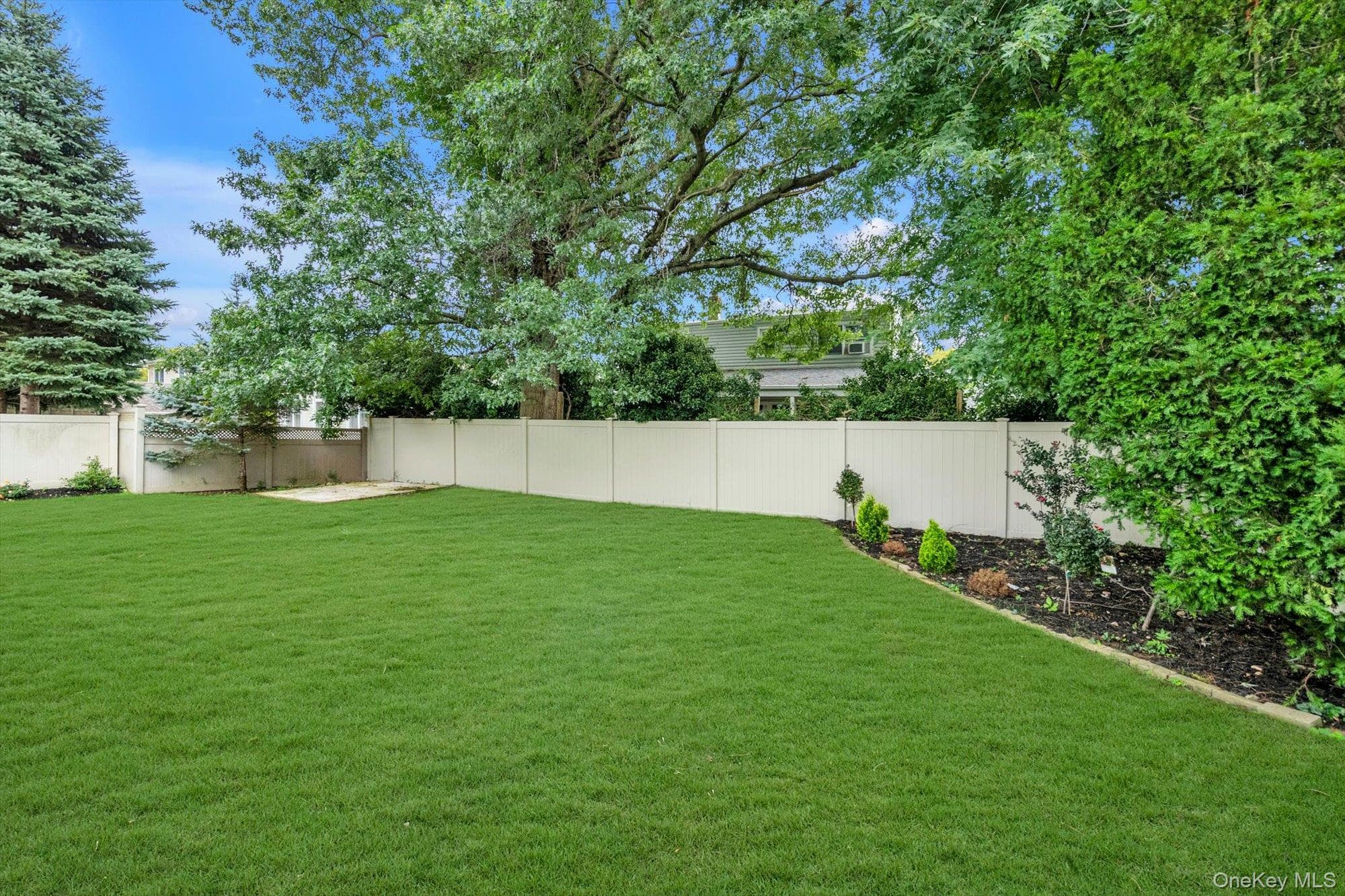 109 Nassau Drive thumbnail 26