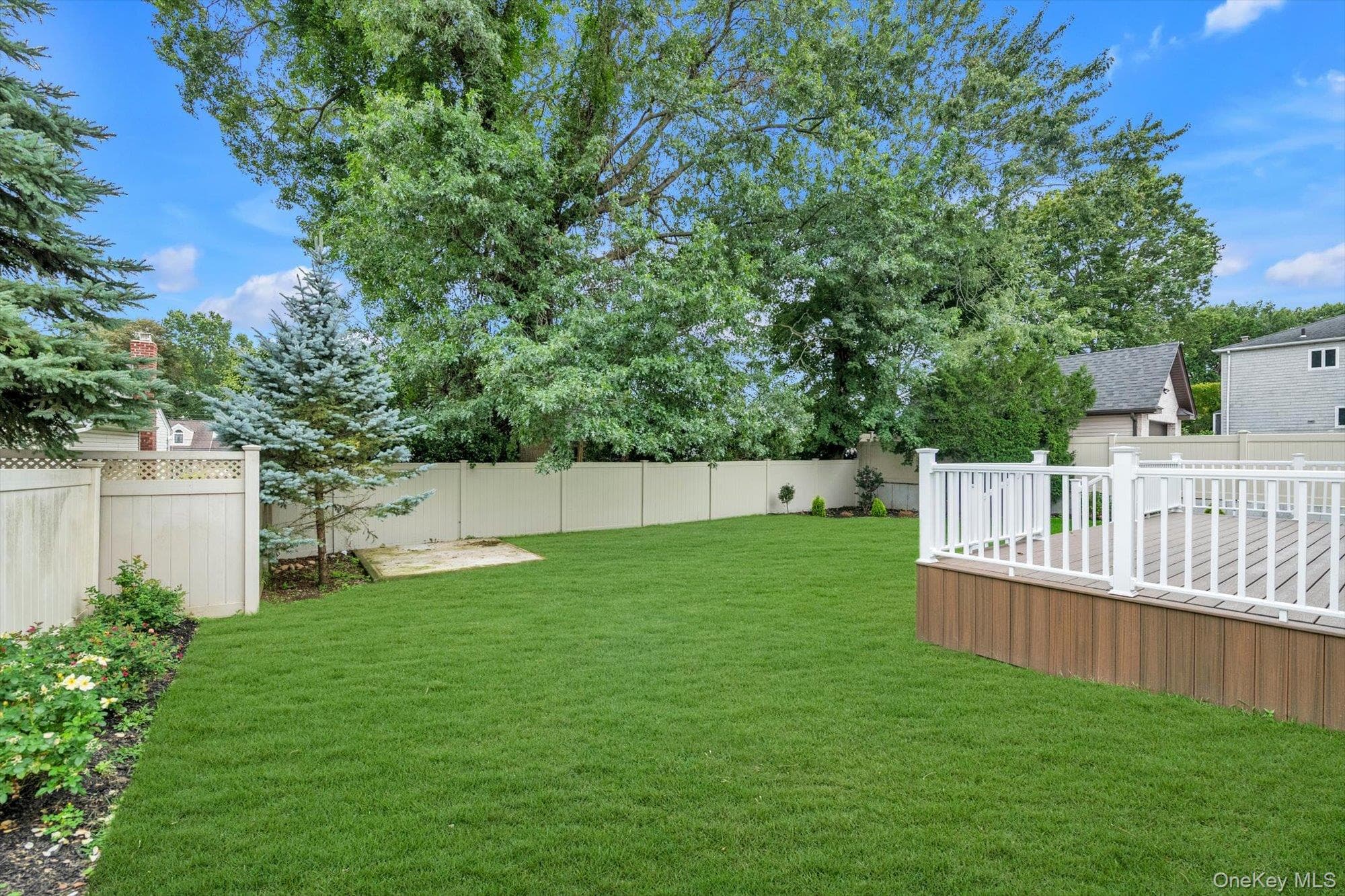 109 Nassau Drive thumbnail 23