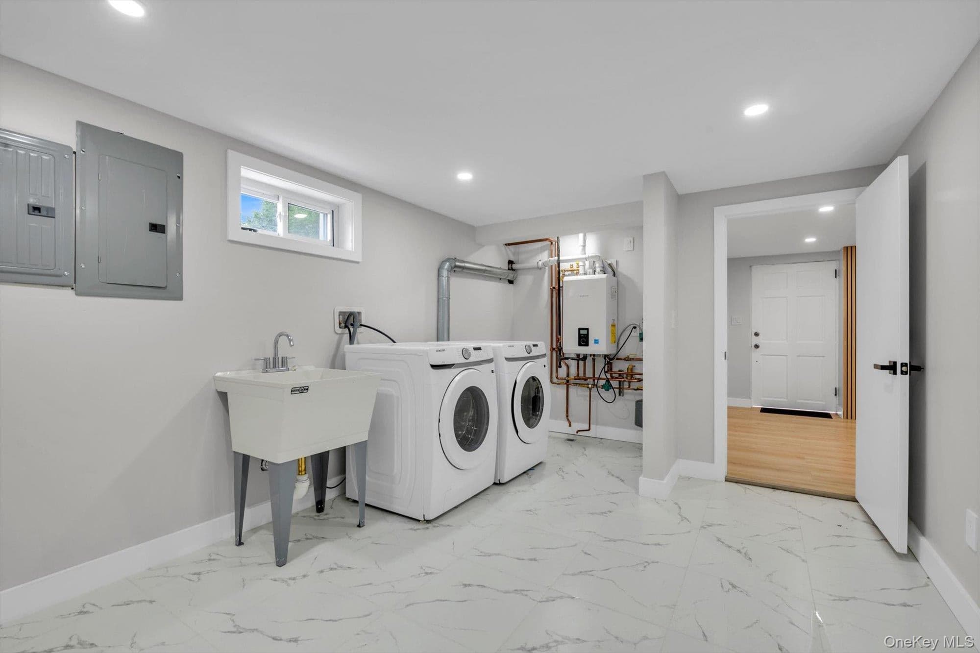 109 Nassau Drive thumbnail 20