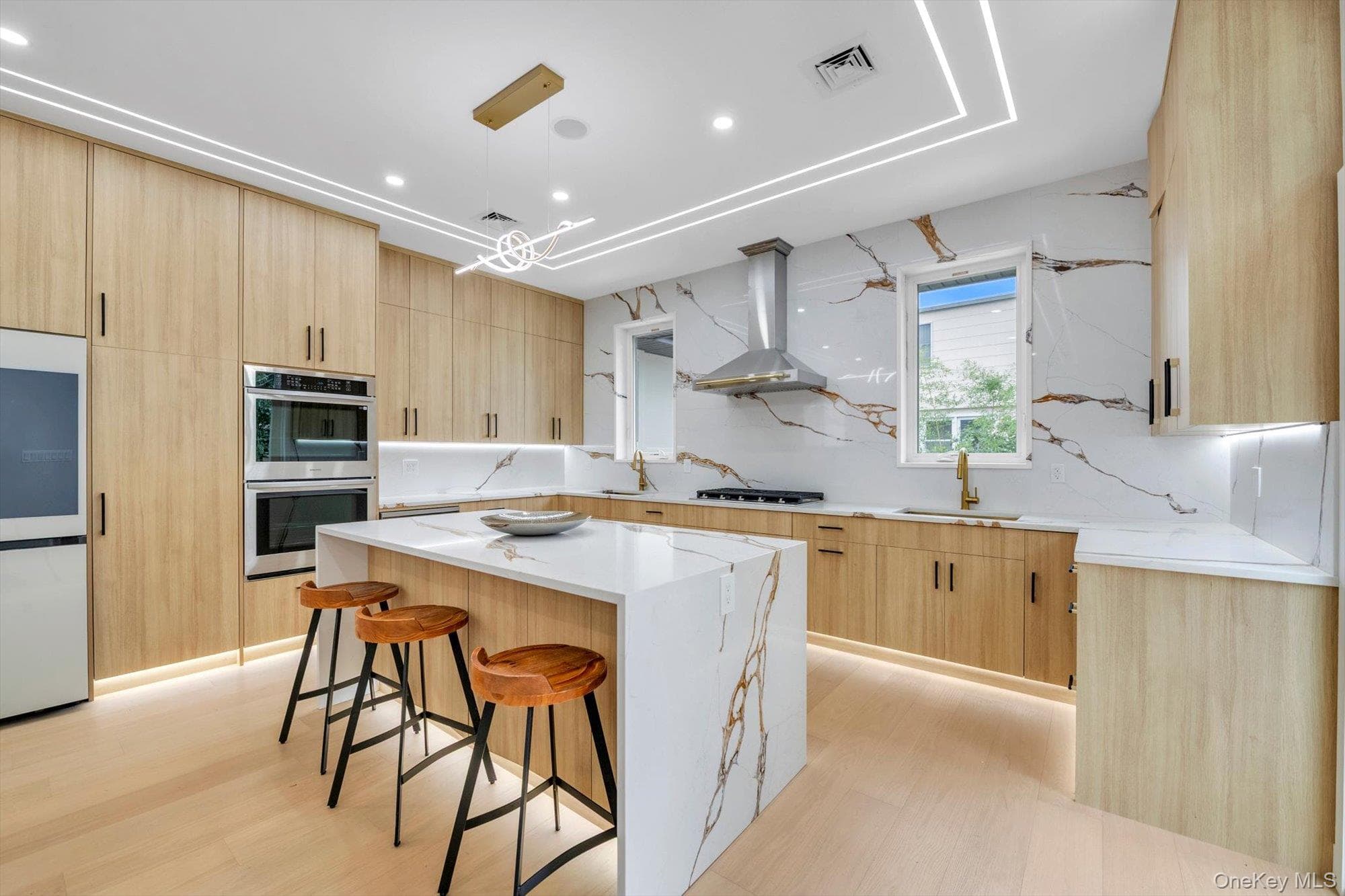 109 Nassau Drive thumbnail 8