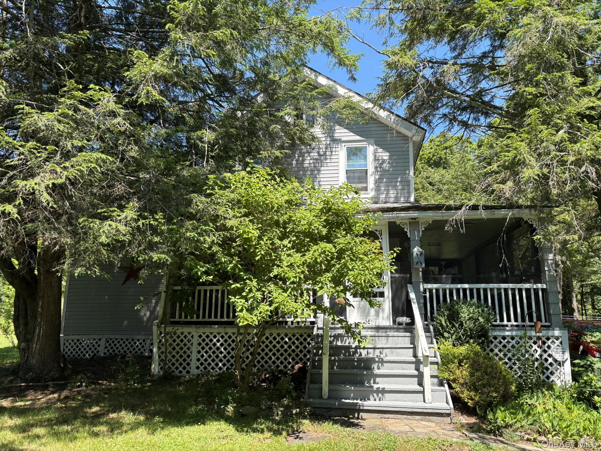 909 County Road 93, Roscoe