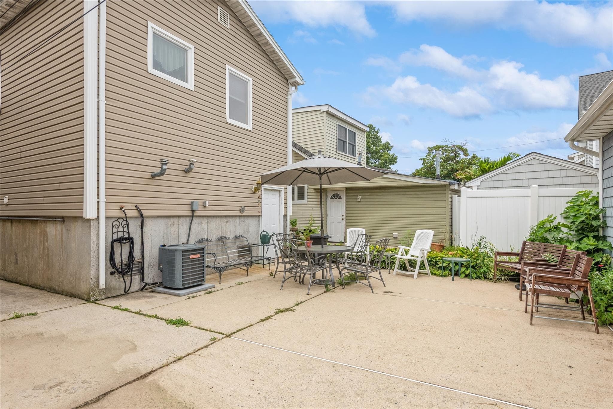 347 Bayville Avenue thumbnail 3