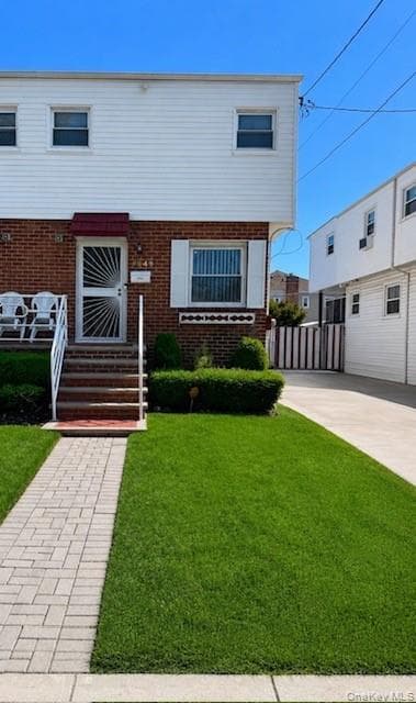 1349 E 103rd Street thumbnail 2