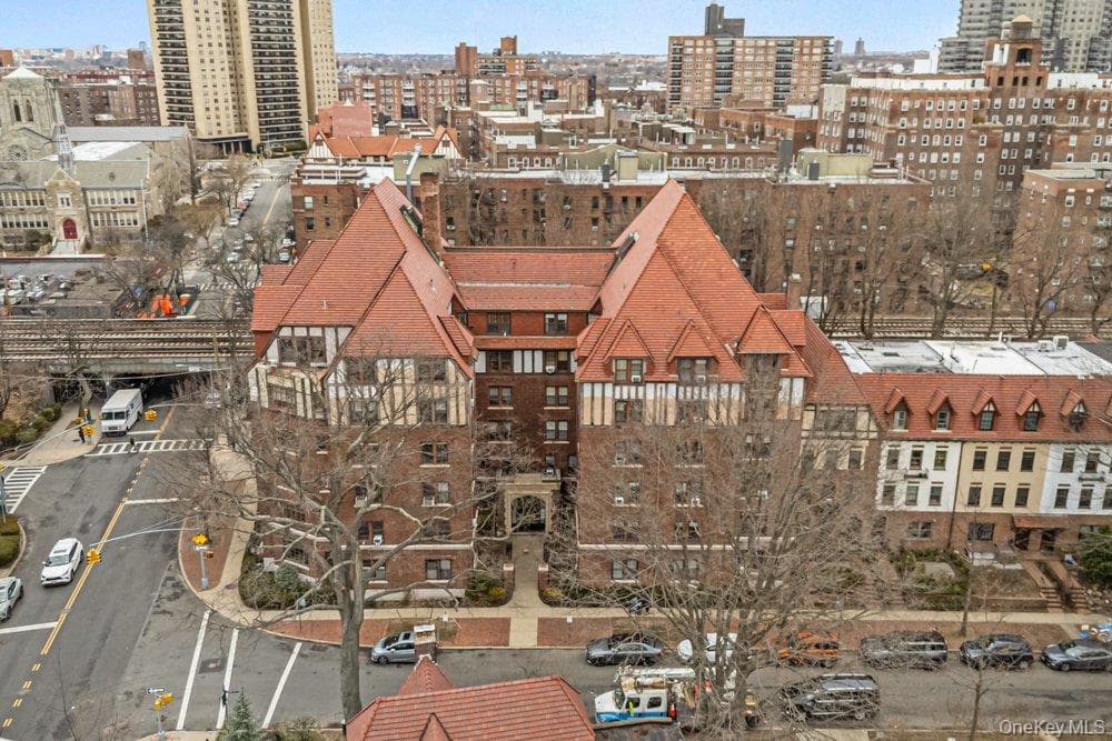 150 Burns Street Unit: 2G thumbnail 3