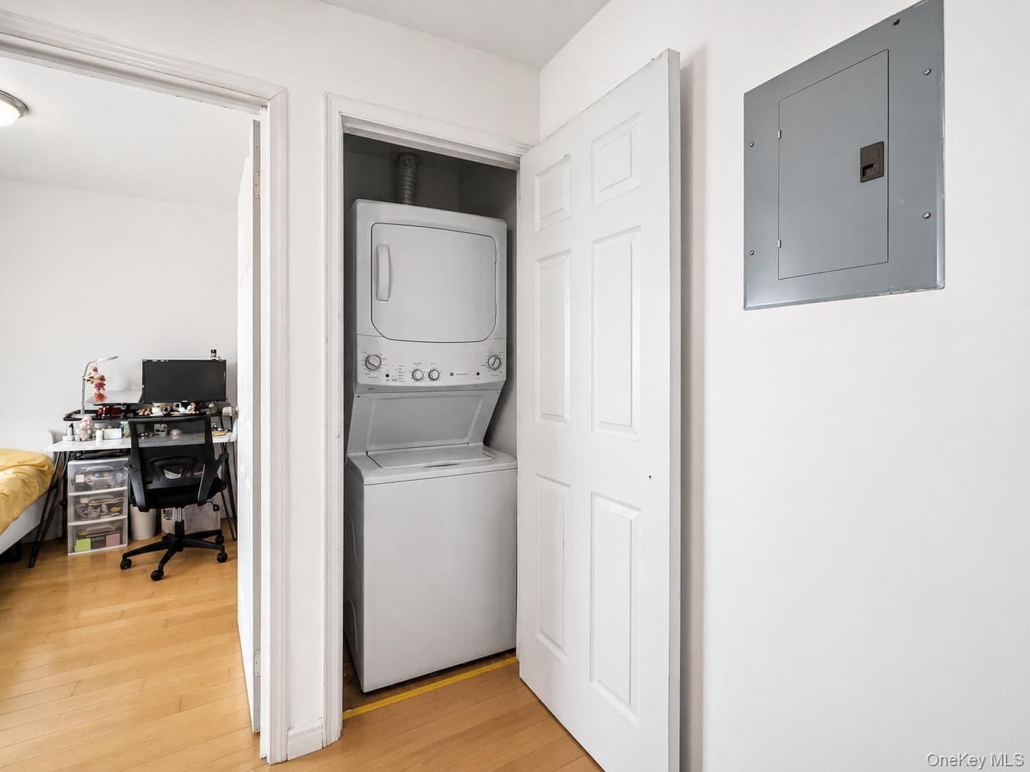 81-15 Queens boulevard 7c Blvd thumbnail 8