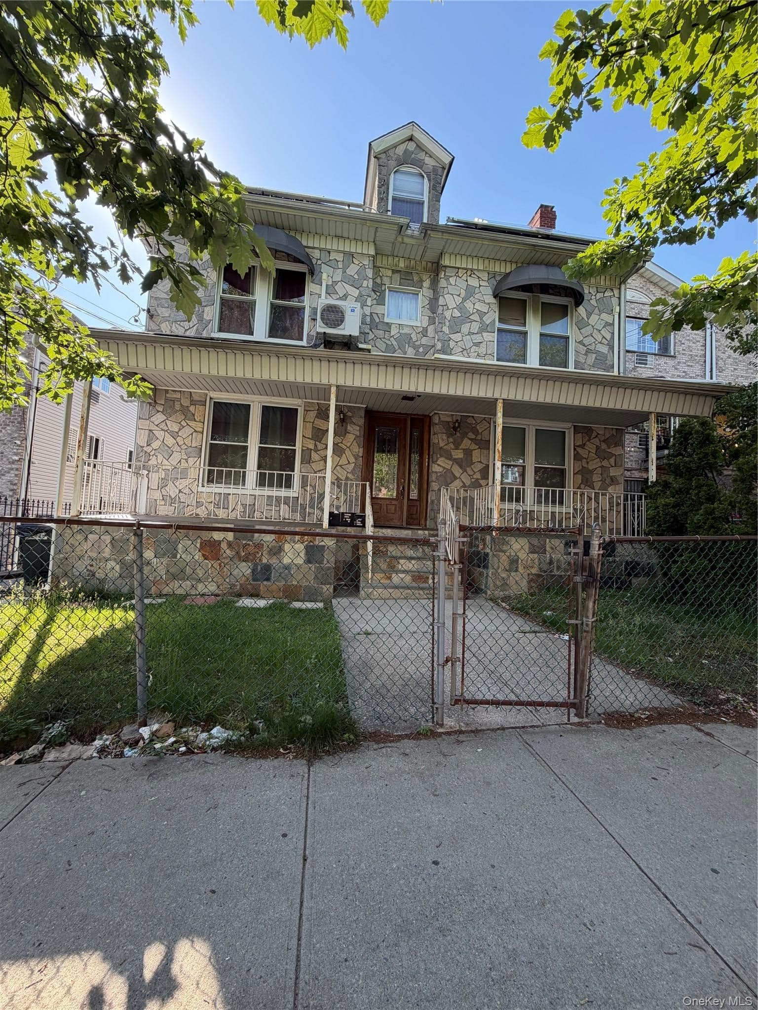 3643 Paulding Avenue thumbnail 2
