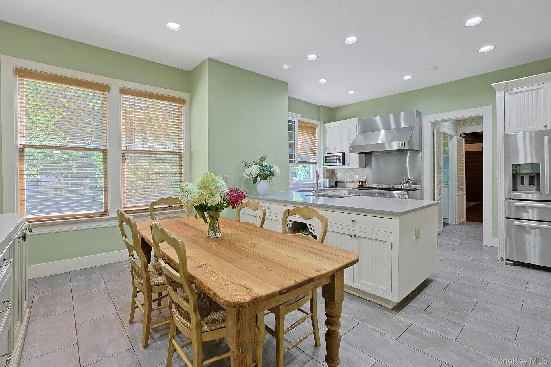 215 Soundview Avenue thumbnail 17
