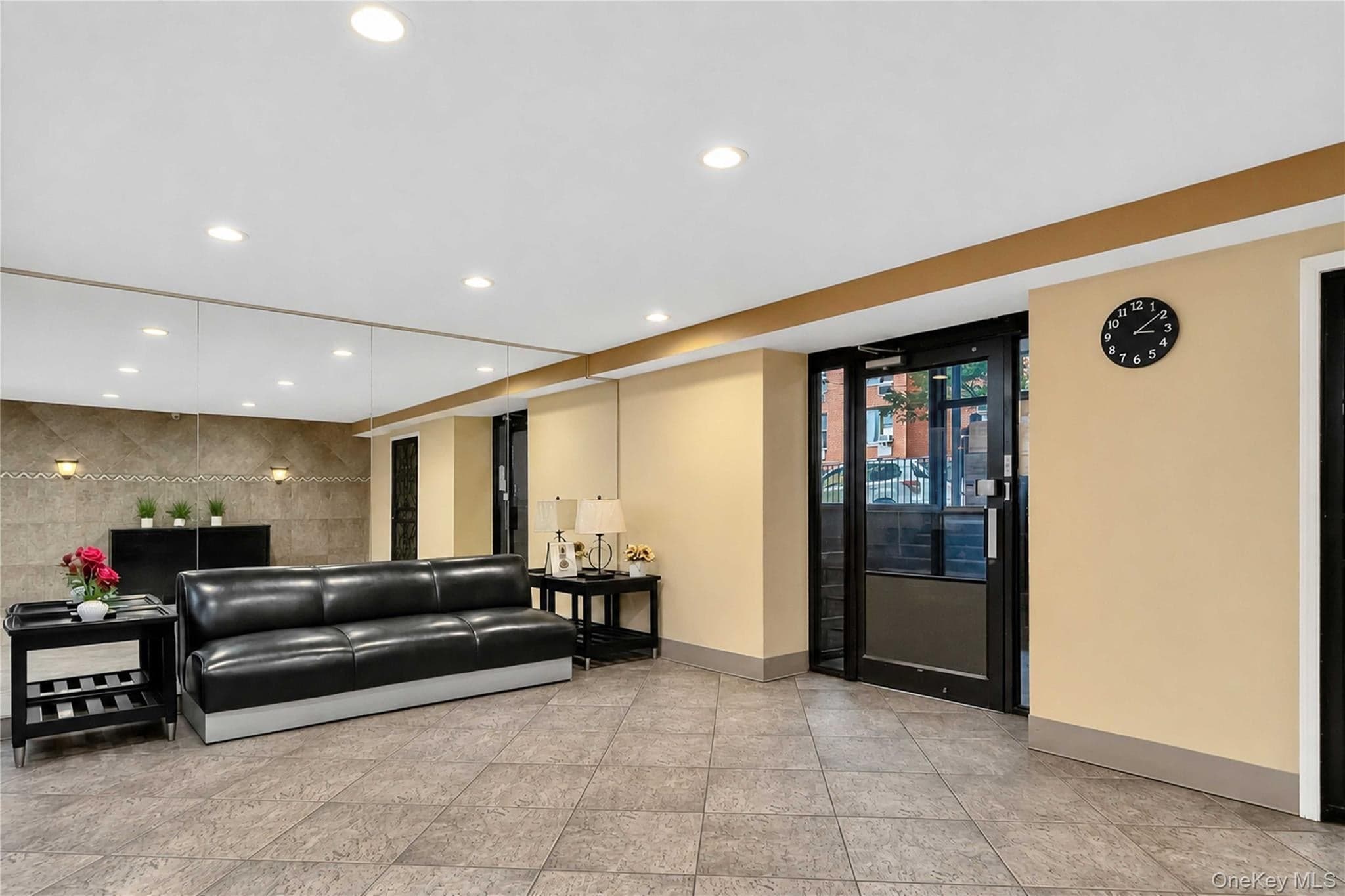 665 Thwaites Place Unit: 5H thumbnail 22