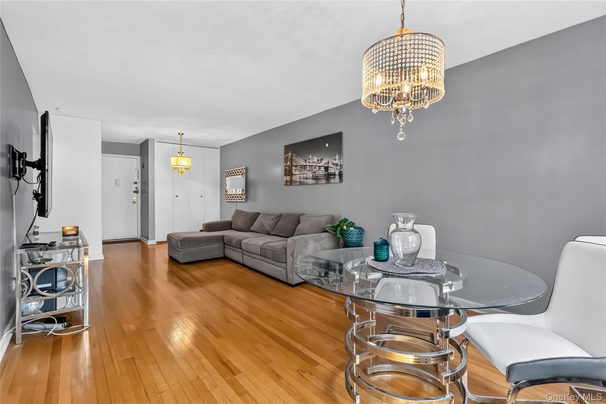 665 Thwaites Place Unit: 5H thumbnail 8