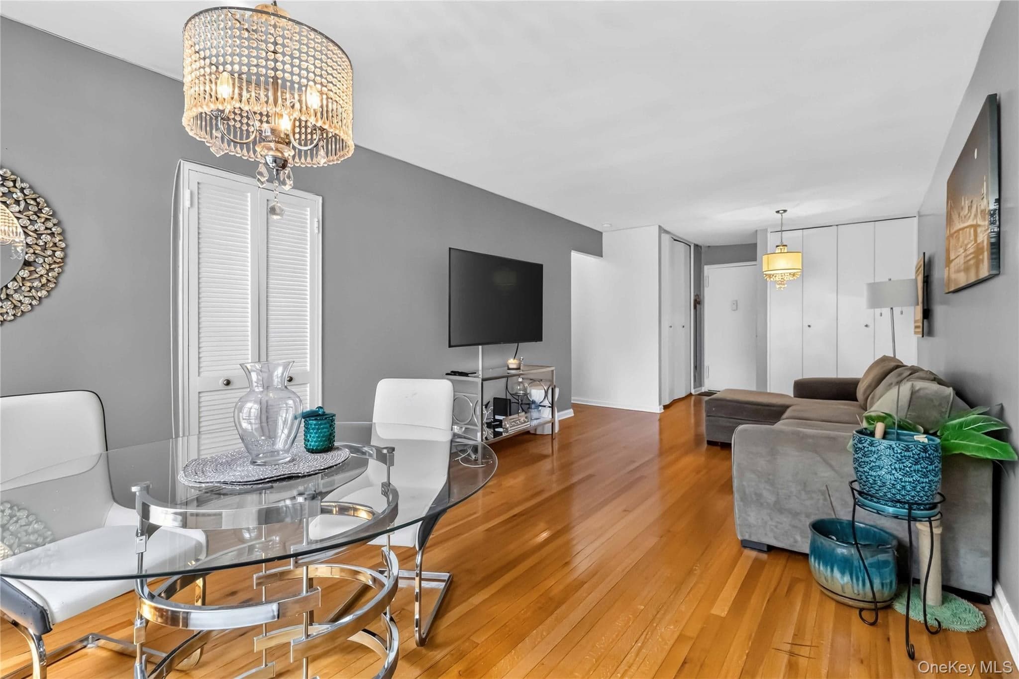 665 Thwaites Place Unit: 5H thumbnail 6