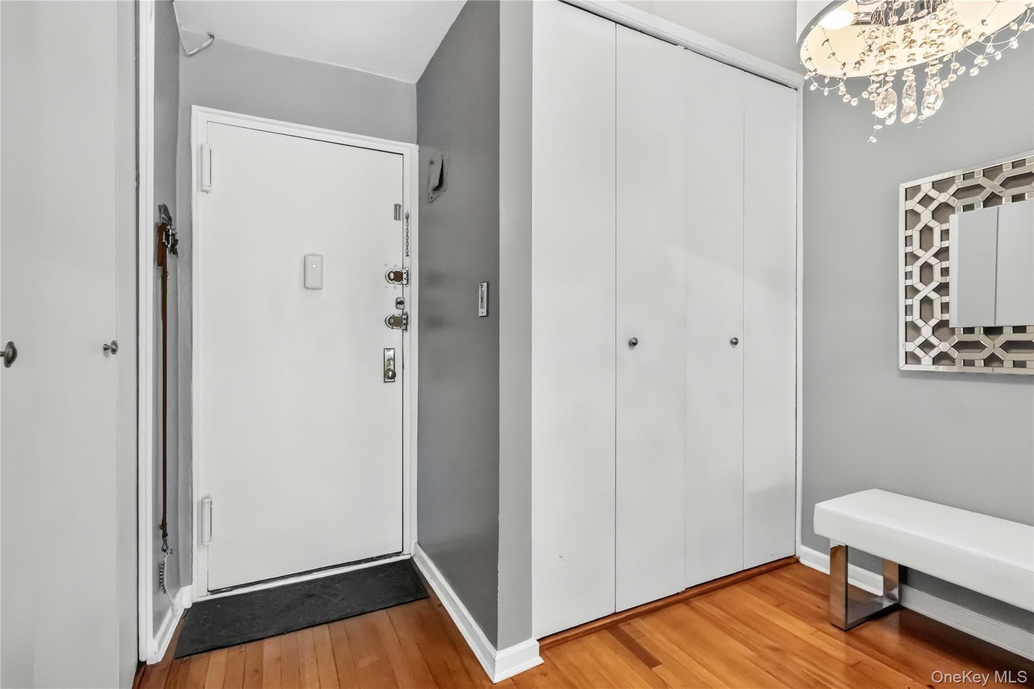 665 Thwaites Place Unit: 5H thumbnail 9