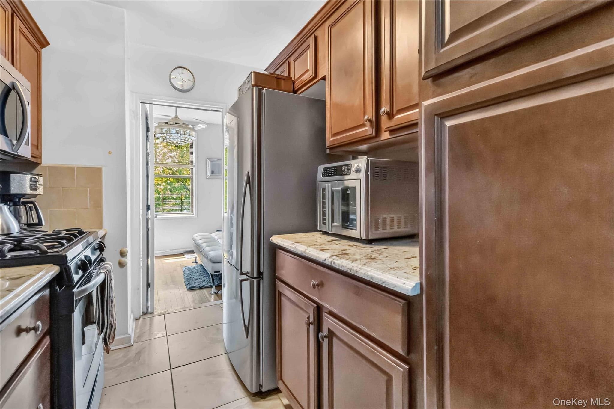 665 Thwaites Place Unit: 5H thumbnail 12
