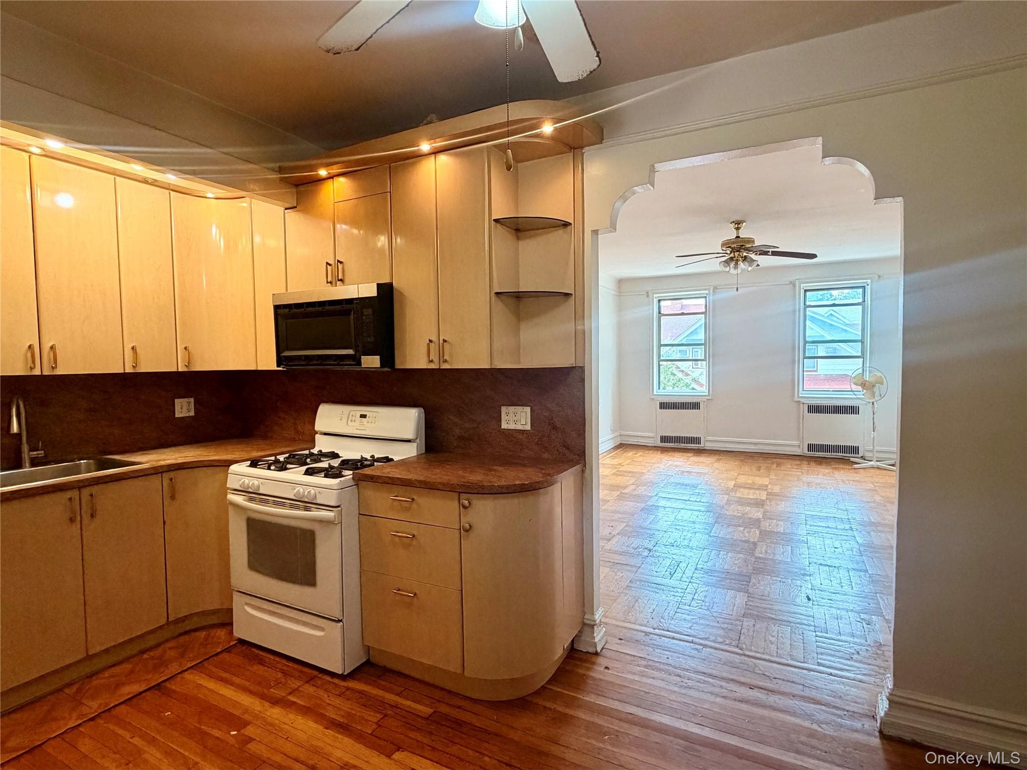 1717 Avenue Unit: 2K thumbnail 2