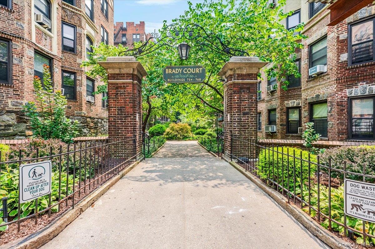 758 Brady Court Ave Unit: 214 thumbnail 9