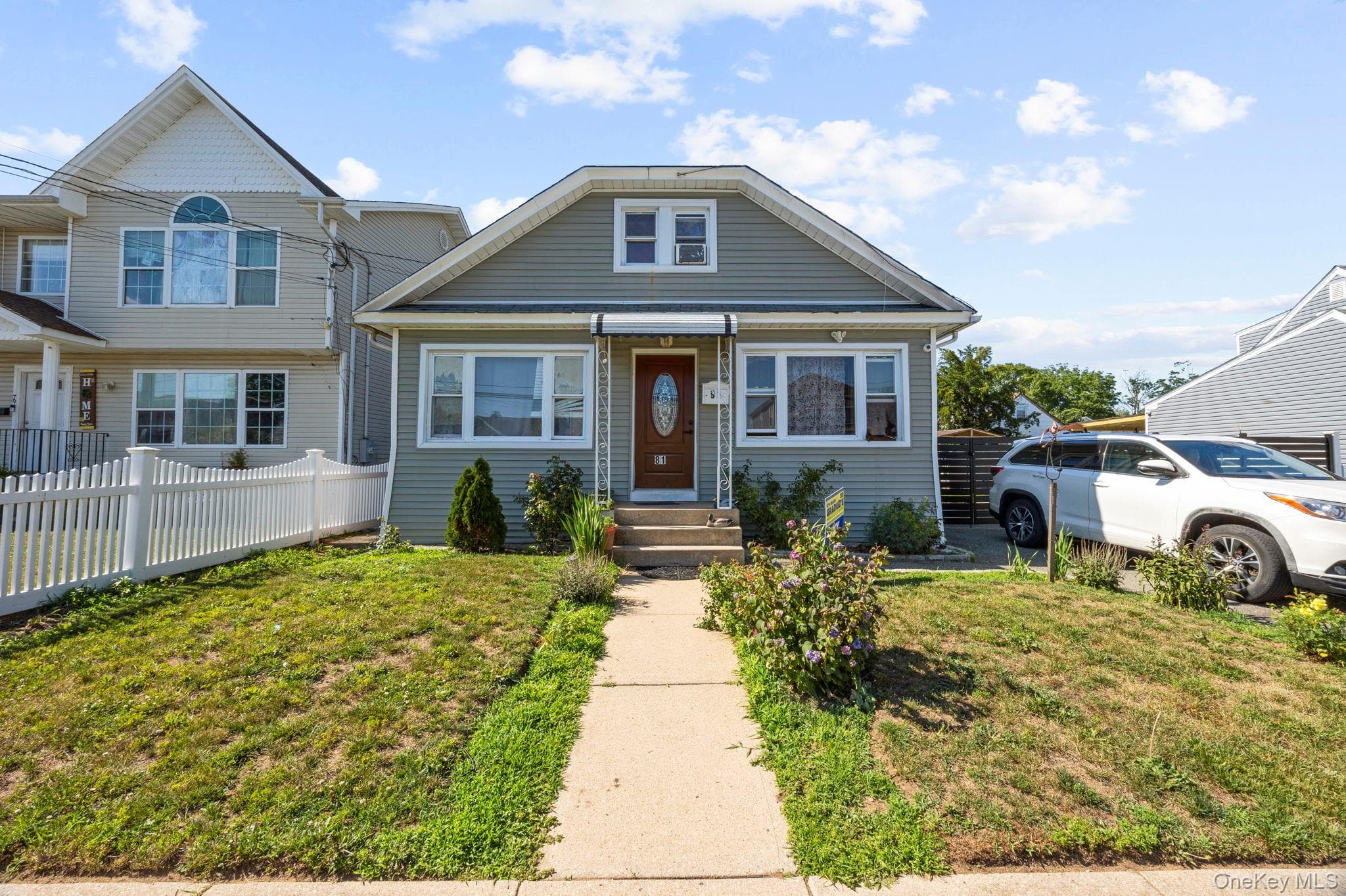 81 Allers Boulevard, Roosevelt