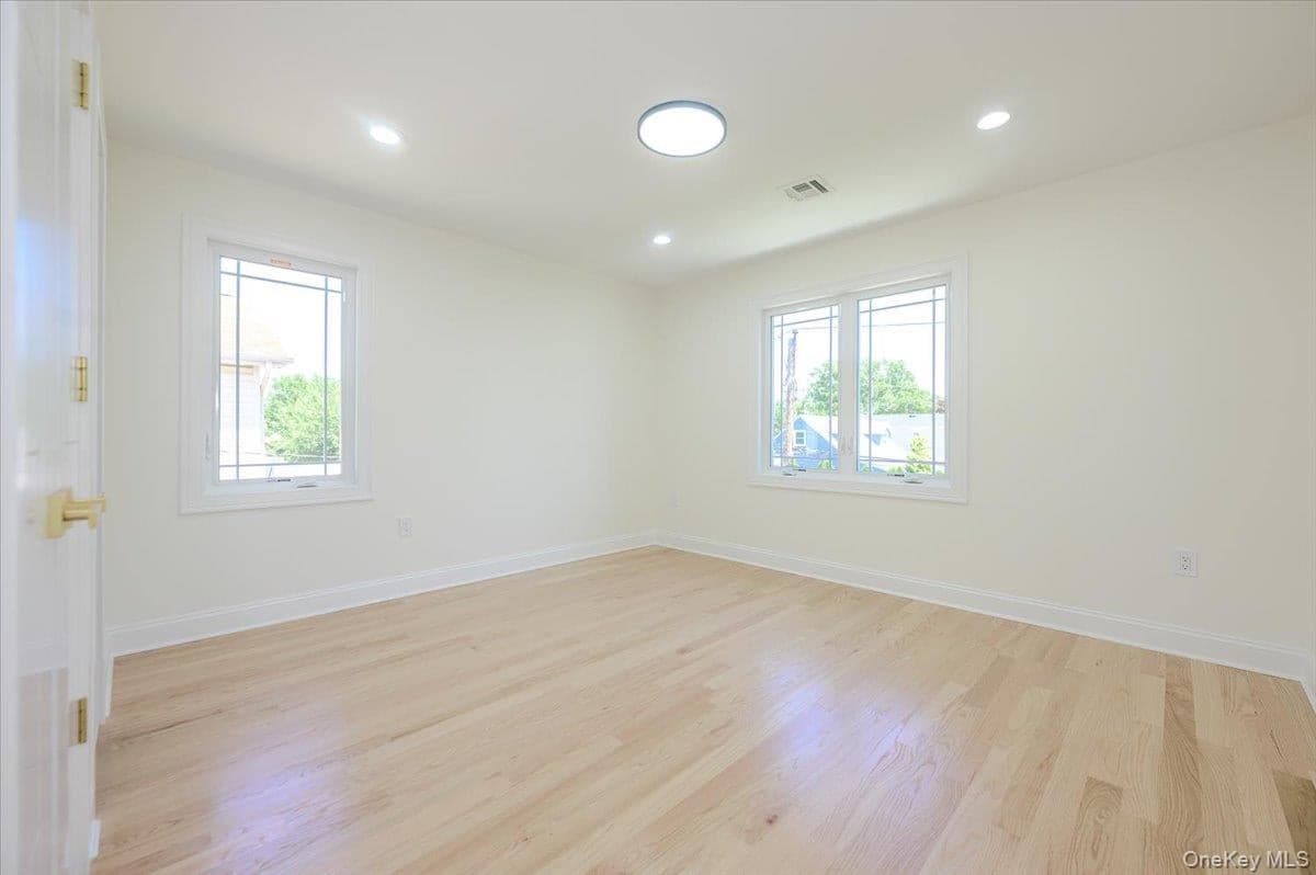 64 Landau Avenue thumbnail 23