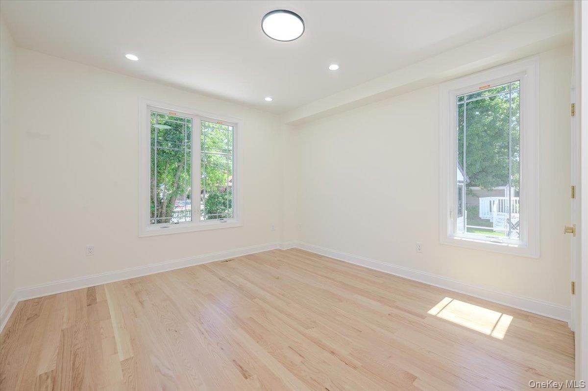 64 Landau Avenue thumbnail 28