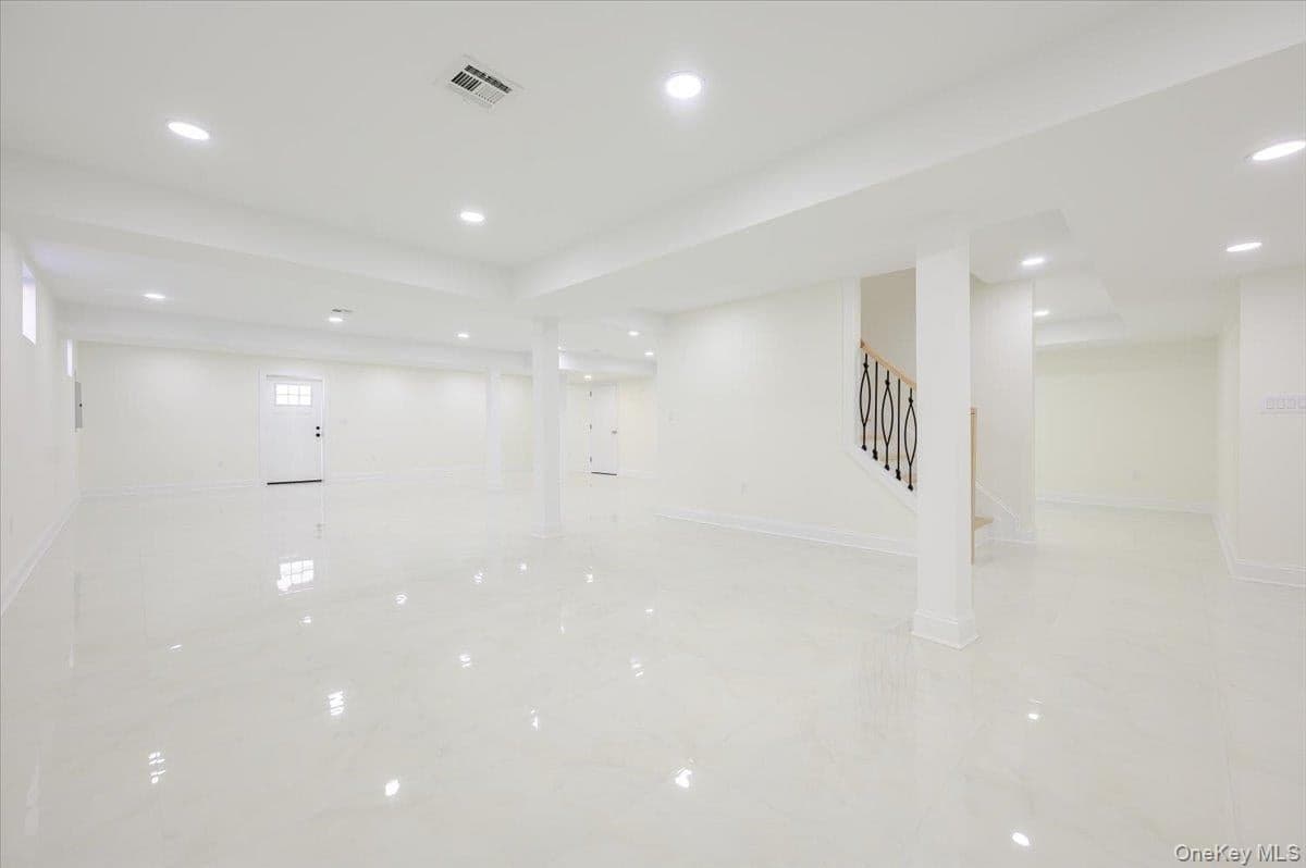 64 Landau Avenue thumbnail 33