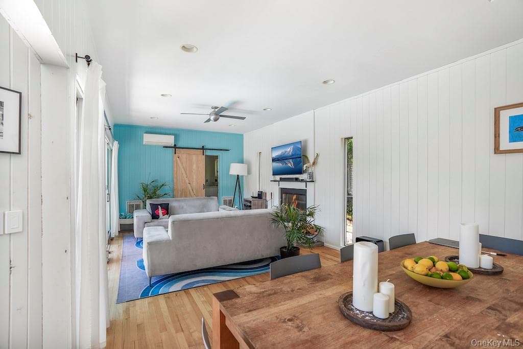 136 Beach Hill Walk thumbnail 19