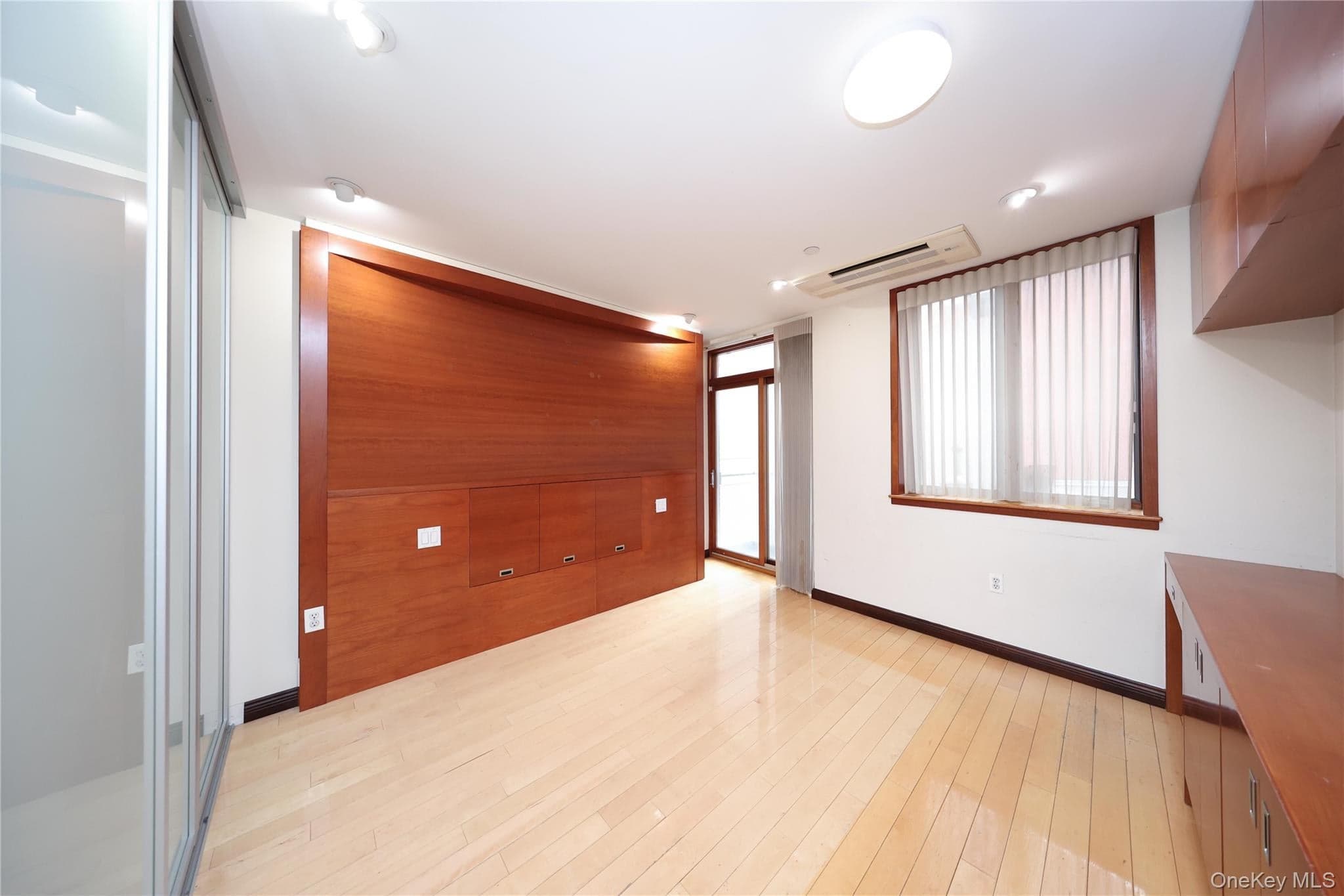 198 Grand Street thumbnail 24