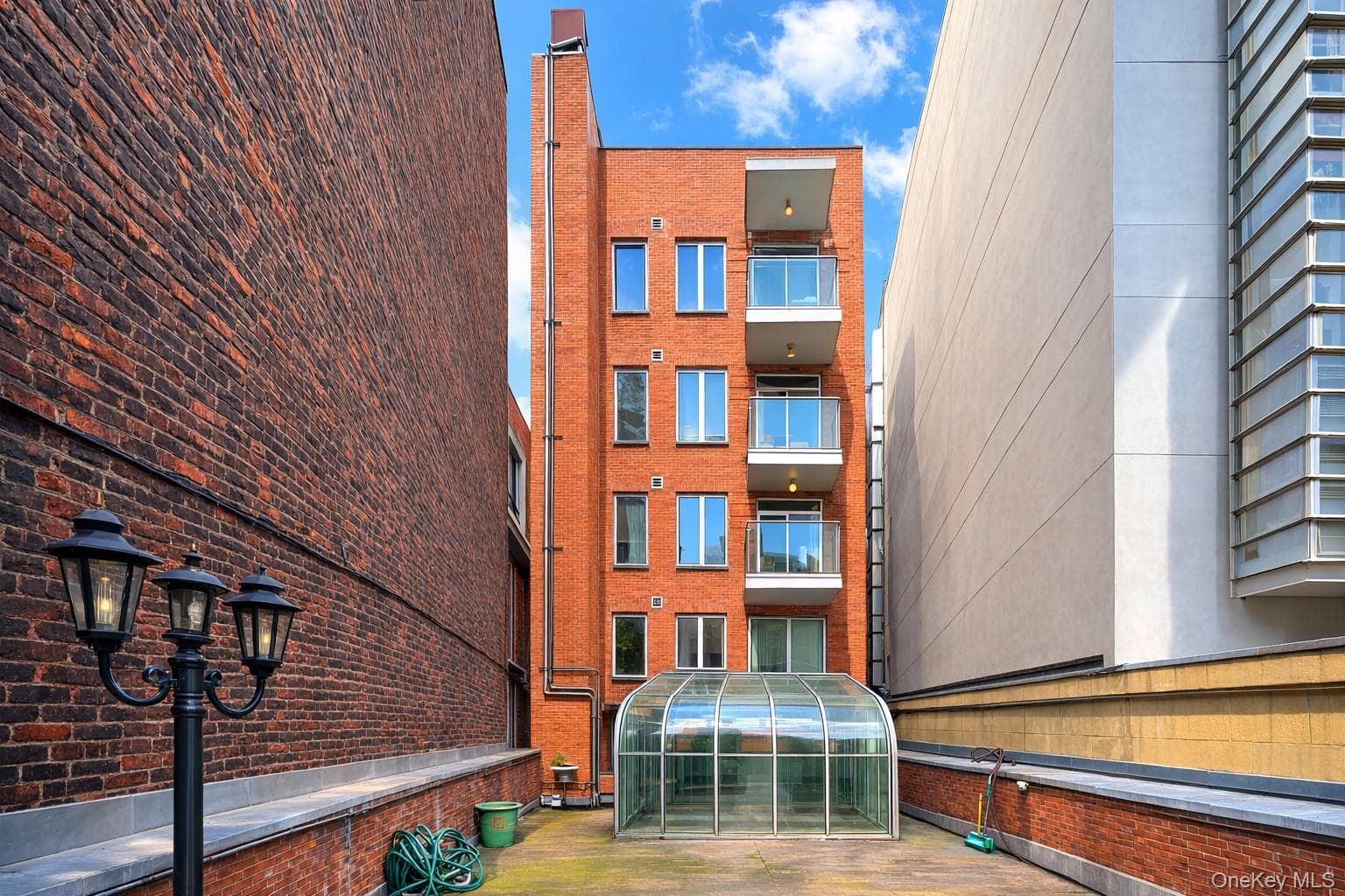 198 Grand Street thumbnail 33