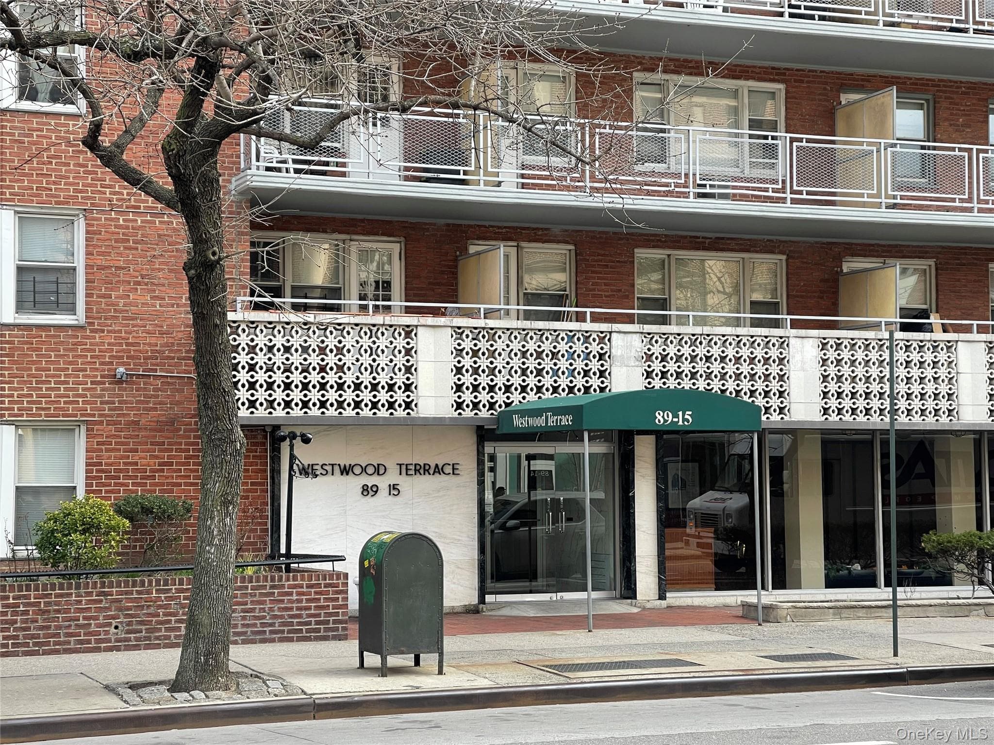 89-15 Parsons Boulevard Unit: 7D, Jamaica