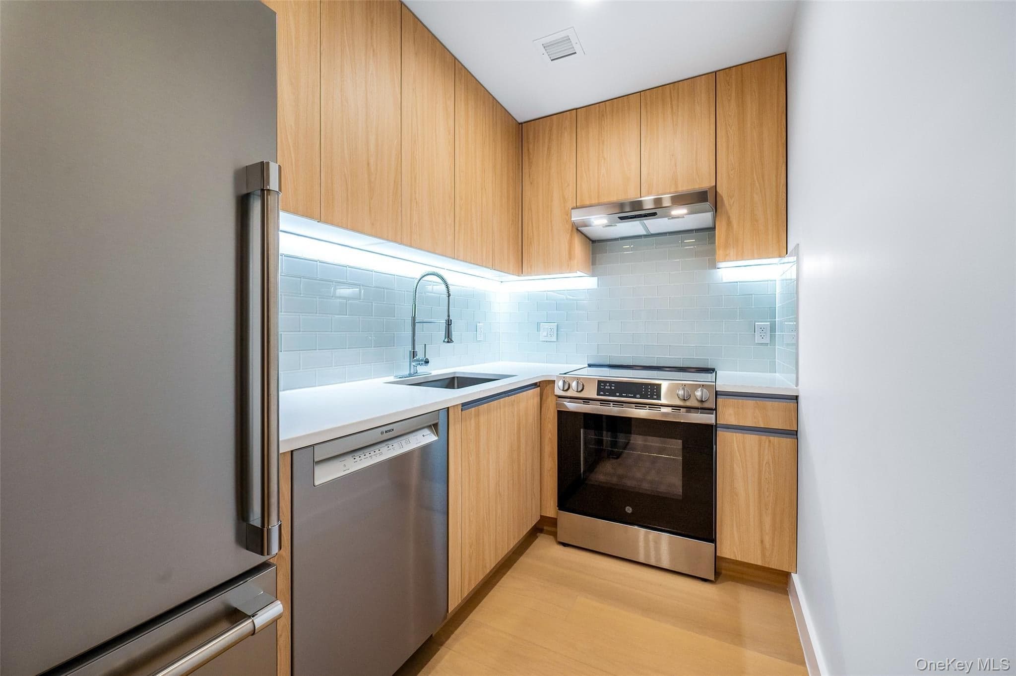 150-02 Northern Boulevard Unit: 4K thumbnail 4
