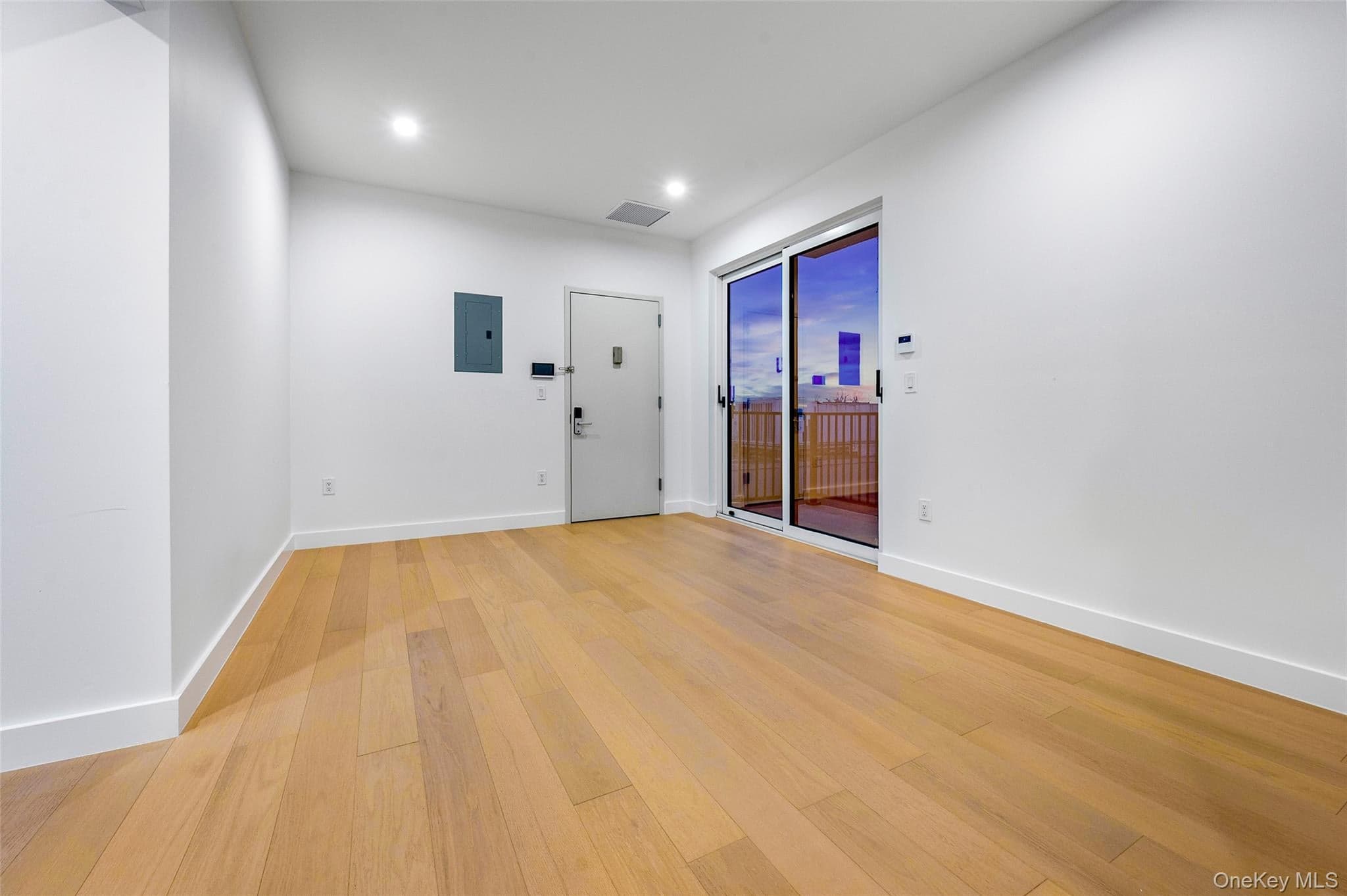 150-02 Northern Boulevard Unit: 4K thumbnail 6
